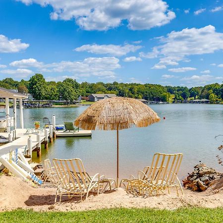 Smith Mountain Lake Retreat With Private Beach! Huddleston Екстериор снимка