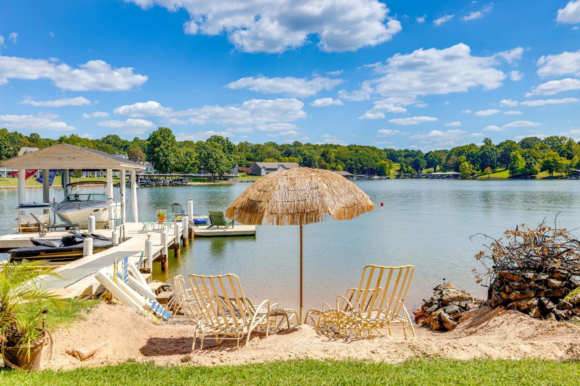 Smith Mountain Lake Retreat With Private Beach! Huddleston Екстериор снимка
