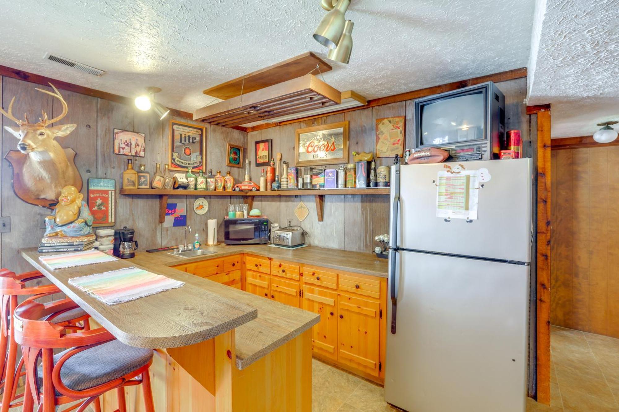 Smith Mountain Lake Retreat With Private Beach! Huddleston Екстериор снимка