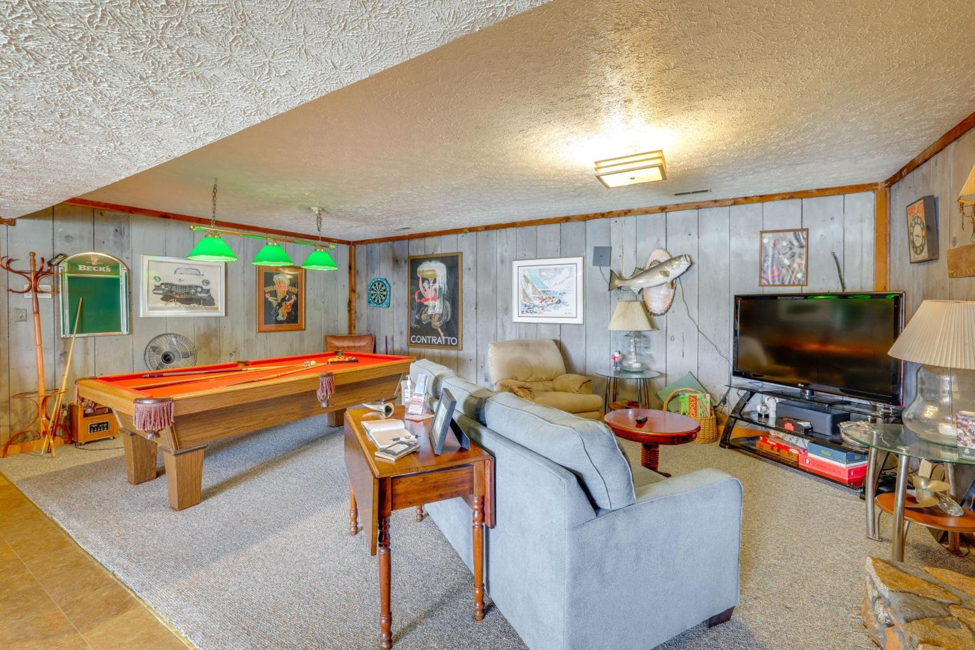 Smith Mountain Lake Retreat With Private Beach! Huddleston Екстериор снимка