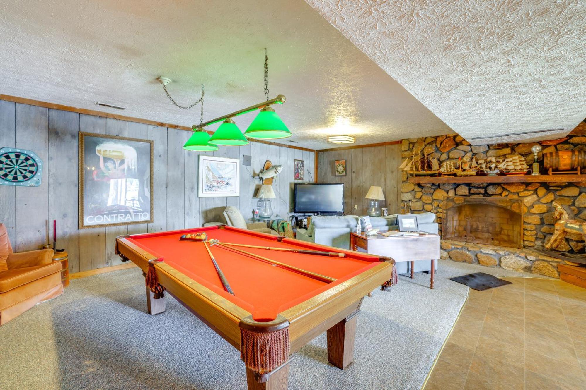 Smith Mountain Lake Retreat With Private Beach! Huddleston Екстериор снимка