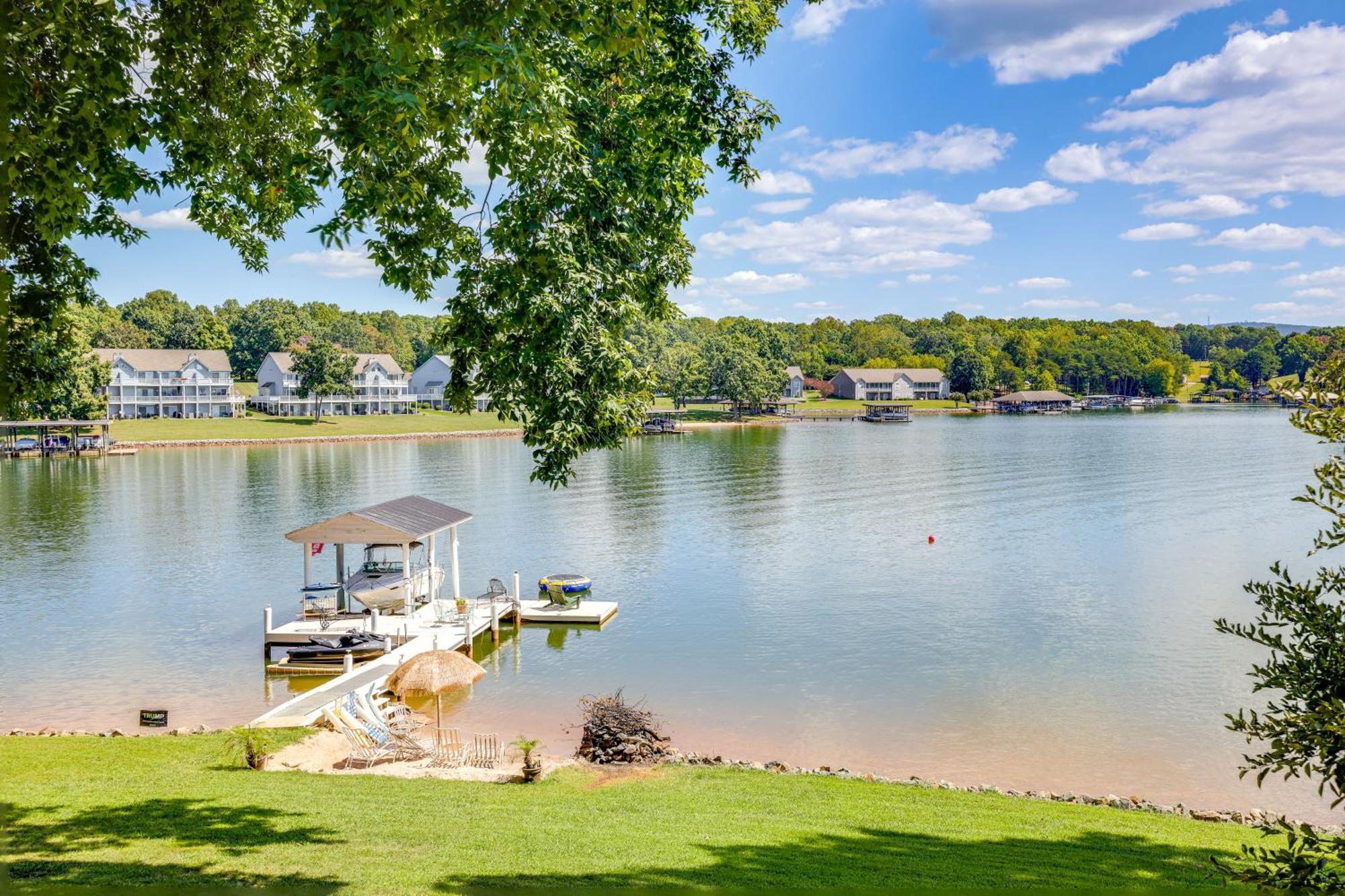 Smith Mountain Lake Retreat With Private Beach! Huddleston Екстериор снимка